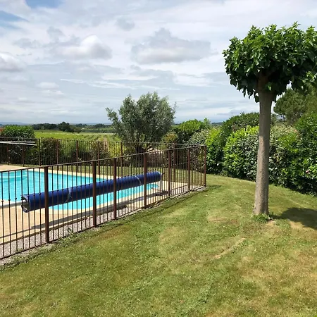 Villa Cosy With Pool