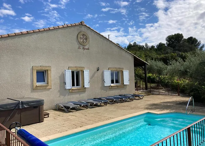 Cosy With Pool Montbrun-des-Corbières